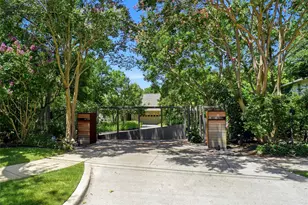 1924 Kensington Dr, Fort Worth, TX 76110 - Photo 4