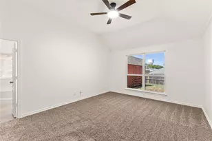 401 Hidden Knoll Dr, Burleson, TX 76028 - Photo 12