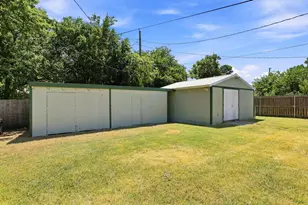 117 Leslie St, Bonham, TX 75418 - Photo 32