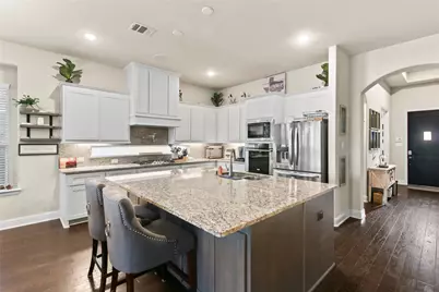 12505 Amesbury Way, Farmers Branch, TX 75234 - Photo 2