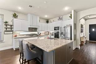 12505 Amesbury Way, Farmers Branch, TX 75234 - Photo 2