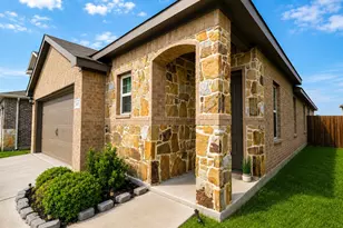 917 Sunrise Ln, Royse City, TX 75189 - Photo 2