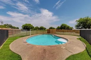 208 Ponderosa Ln, Burleson, TX 76028 - Photo 12