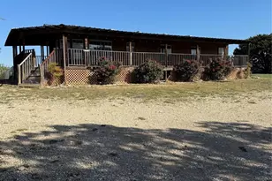910 Star Dr, Granbury, TX 76049 - Photo 4