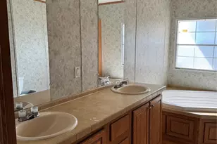 910 Star Dr, Granbury, TX 76049 - Photo 28