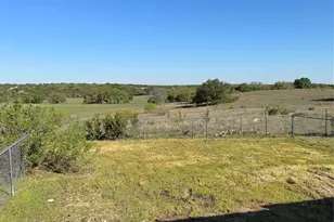 910 Star Dr, Granbury, TX 76049 - Photo 8
