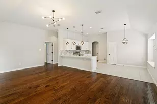 429 Angler Dr, Crowley, TX 76036 - Photo 2