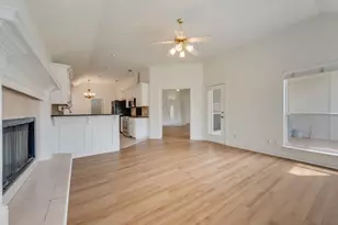 721 Herman Dr, Hurst, TX 76054 - Photo 4