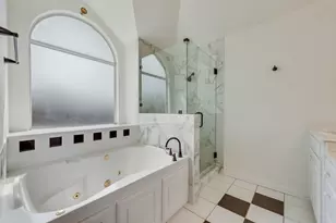 721 Herman Dr, Hurst, TX 76054 - Photo 12