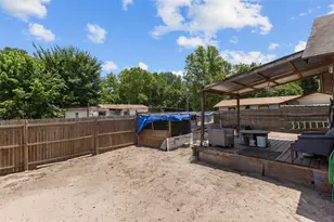 606 N Needmore St, Athens, TX 75751 - Photo 14