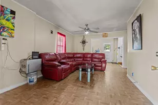 606 N Needmore St, Athens, TX 75751 - Photo 6