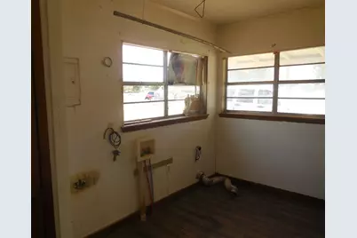 502 Travis Street, Ranger, TX 76470 - Photo 6