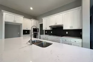 417 S Glasgow Dr, Dallas, TX 75223 - Photo 4