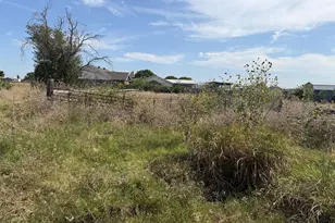 913 County Rd 1003A, Godley, TX 76044 - Photo 18