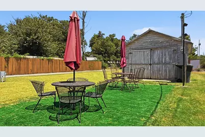 307 Walnut Street, Hico, TX 76457 - Photo 18