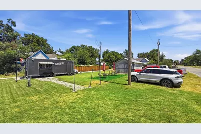 307 Walnut Street, Hico, TX 76457 - Photo 22