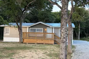 111 Shady Springs Dr, Bridgeport, TX 76426 - Photo 4