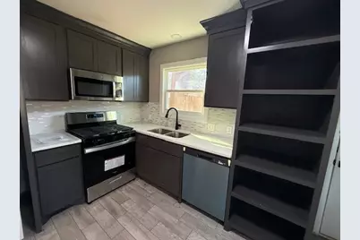 1512 W Tucker Boulevard, Arlington, TX 76013 - Photo 2