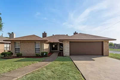 217 Silver Creek Drive, Duncanville, TX 75137 - Photo 2