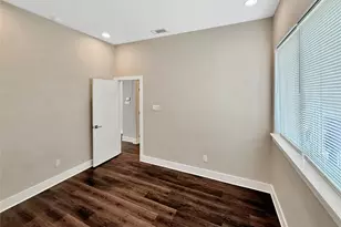 312 Feliks Gwozdz Pl, Fort Worth, TX 76104 - Photo 8