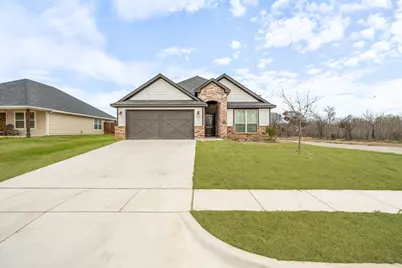 102 Clover Circle, Weatherford, TX 76086 - Photo 2