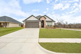 102 Clover Cir, Weatherford, TX 76086 - Photo 2