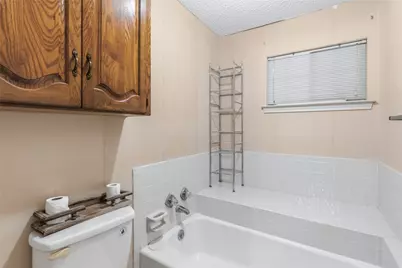 10505 Oak Creek Drive, Greenville, TX 75402 - Photo 22