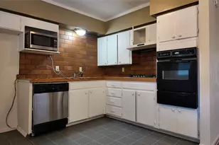 813 Waikiki Dr, Garland, TX 75043 - Photo 10