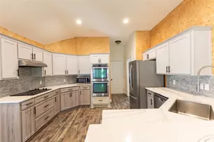 3904 Santa Cruz St, Granbury, TX 76049 - Photo 14