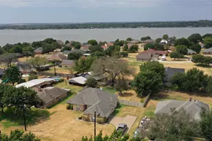 3904 Santa Cruz St, Granbury, TX 76049 - Photo 2