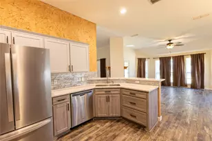 3904 Santa Cruz St, Granbury, TX 76049 - Photo 12