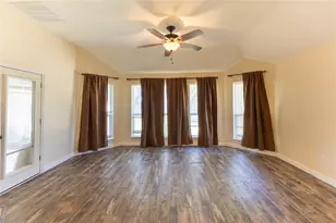 3904 Santa Cruz St, Granbury, TX 76049 - Photo 10