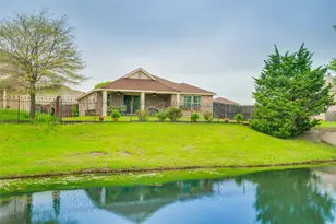 2035 Matagorda Ln, Grand Prairie, TX 75052 - Photo 16