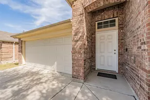 5140 Waterview Ct, Fort Worth, TX 76179 - Photo 2