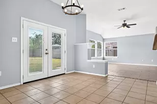 1022 Pondview Dr, Cedar Hill, TX 75104 - Photo 4