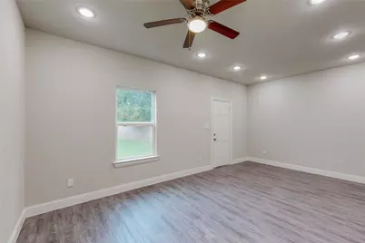 618 W Sears Street, Denison, TX 75020 - Photo 8
