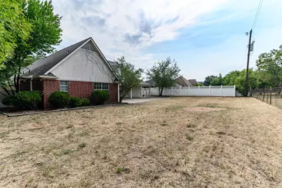 9009 Ravenswood Road, Granbury, TX 76049 - Photo 24