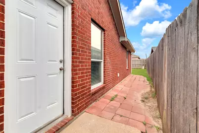 1039 Caliente Drive, Grand Prairie, TX 75051 - Photo 20