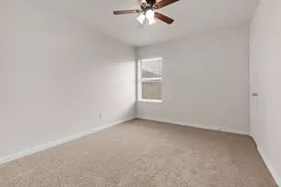 1039 Caliente Dr, Grand Prairie, TX 75051 - Photo 18