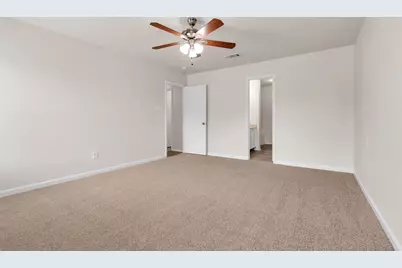 1039 Caliente Drive, Grand Prairie, TX 75051 - Photo 10