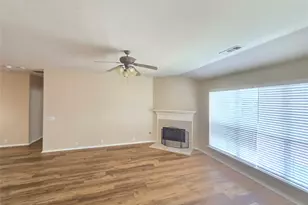 211 Crepe Myrtle Dr, Euless, TX 76039 - Photo 8