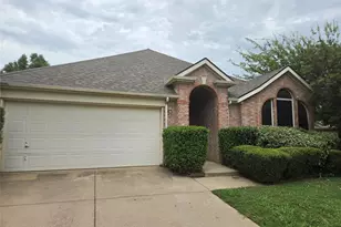 211 Crepe Myrtle Dr, Euless, TX 76039 - Photo 4
