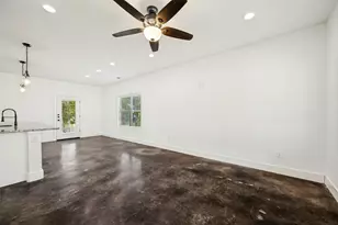 722 E Woodard St, Denison, TX 75021 - Photo 4
