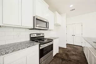 722 E Woodard St, Denison, TX 75021 - Photo 8