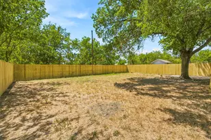 910 3rd St, Graham, TX 76450 - Photo 26