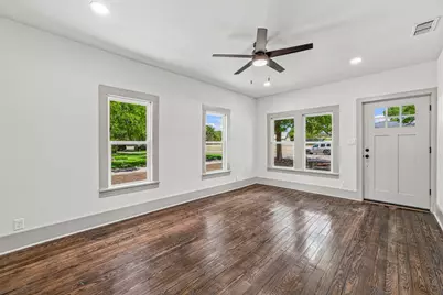 910 3rd Street, Graham, TX 76450 - Photo 4
