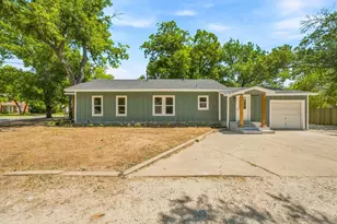 910 3rd St, Graham, TX 76450 - Photo 22