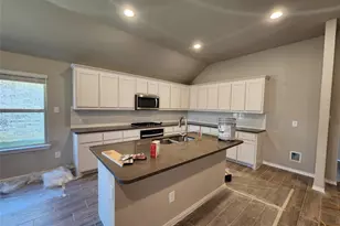 355 Freestall Dr, Midlothian, TX 76065 - Photo 6