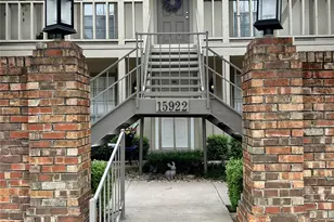 15922 Stillwood St, Dallas, TX 75248 - Photo 2