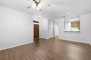 424 Legends Dr, Lewisville, TX 75057 - Photo 6